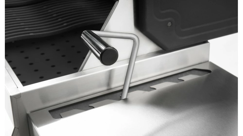 Napoleon PRO605CSS Charcoal Professional BBQ - Free Cover 5 Napoleon PRO605CSS Charcoal Professional BBQ - Free Cover - Image 5