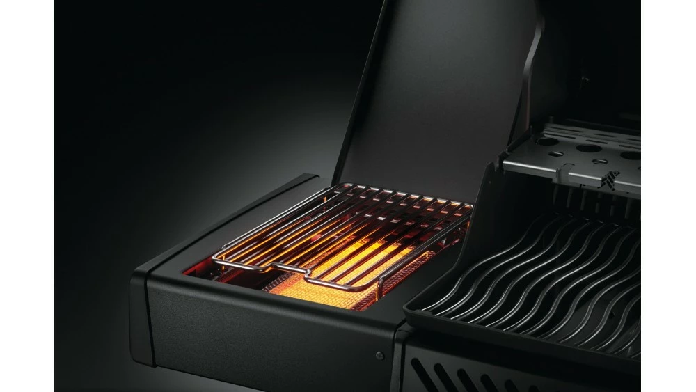 Napoleon Rogue Phantom RSE425RSIBPMK-1 Gas BBQ - Free Cover & Accessories 5 Napoleon Rogue Phantom RSE425RSIBPMK-1 Gas BBQ - Free Cover & Accessories - Image 5