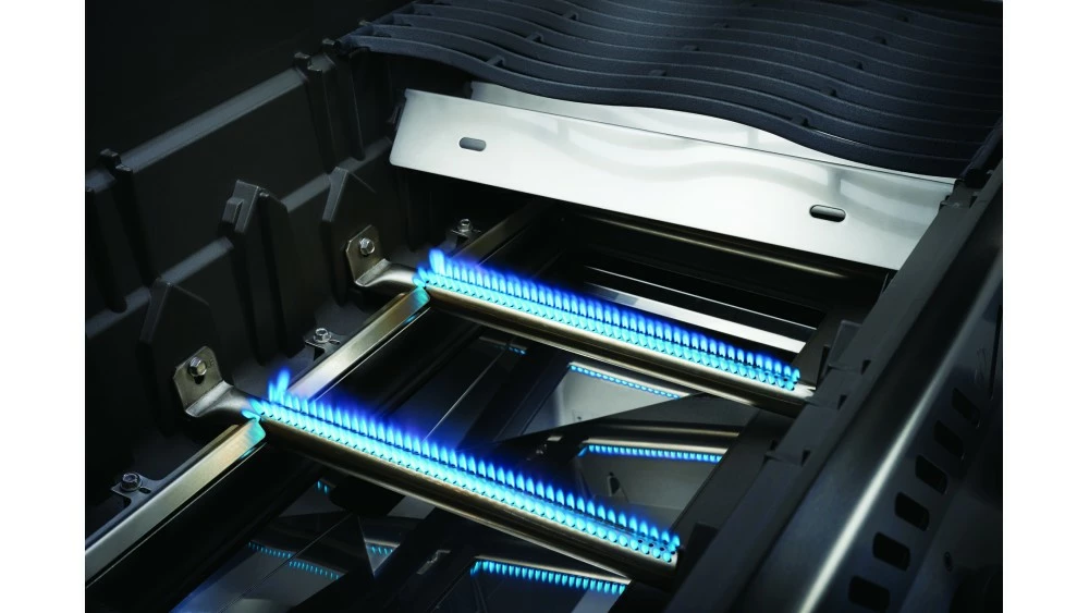 Napoleon Rogue R365PK-1-GB Gas BBQ - Free Cover & Rotisserie 6 Napoleon Rogue R365PK-1-GB Gas BBQ - Free Cover & Rotisserie - Image 6