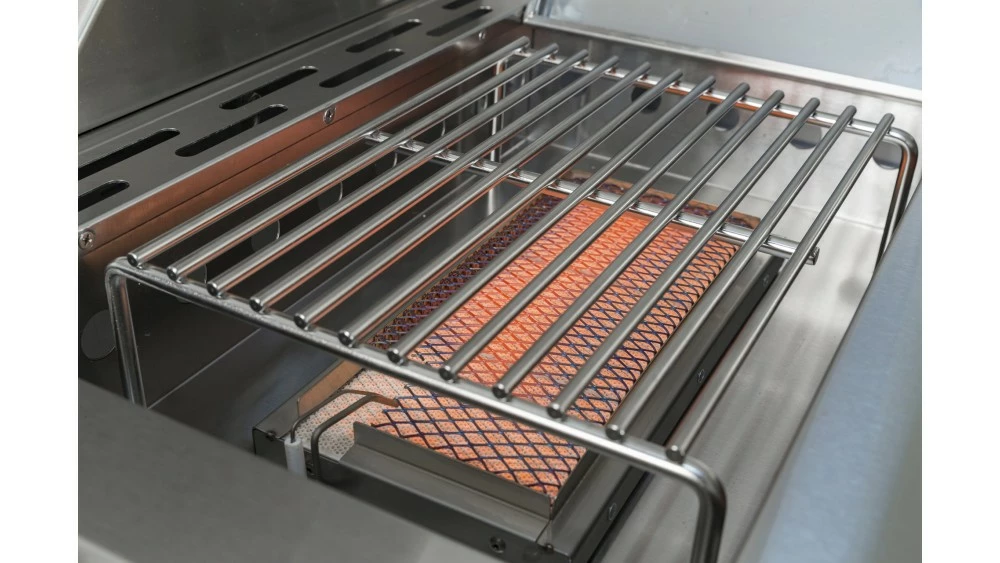 Whistler Grills Bibury 4 Gas BBQ With Free Cover And Rotisserie 7 Whistler Grills Bibury 4 Gas BBQ With Free Cover And Rotisserie - Image 7